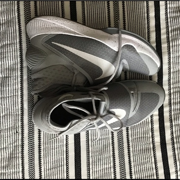 Nike Hyperrev - Picture 5 of 6